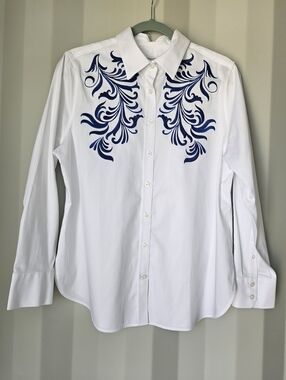Chico's White Dress Shirt with Navy Blue Embroidered Flourish
